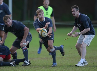 01.06.08 Wales rugby in S.Africa... Warren Fury passes  during training at Westerford High School in Cape Town.   