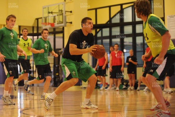 01.06.09 - Wales Rugby Training - Josh Turnbull during a game of basketball. 