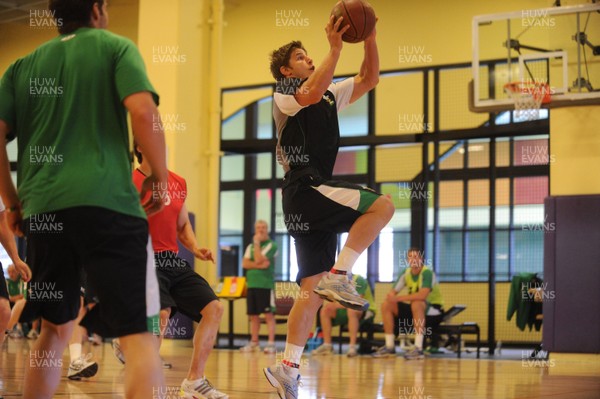 01.06.09 - Wales Rugby Training - Robin Sowden-Taylor during a game of basketball. 