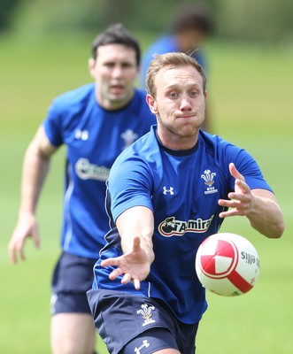01.06.11 Wales rugby training... Morgan Stoddart passes 