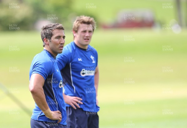 01.06.11 Wales rugby training... Centre partners, Gavin Henson and Jonathan Davies. 