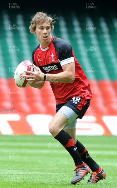 010612  - Wales Rugby Training - Liam Williams