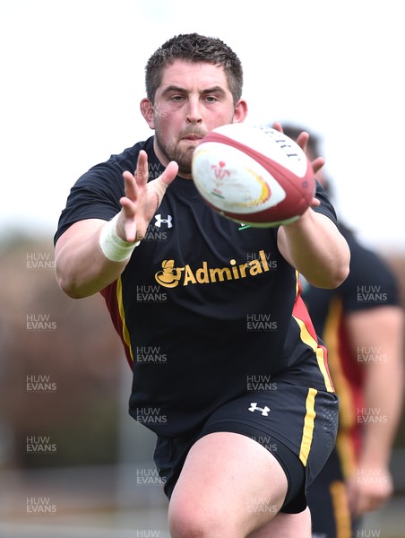 010617 - Wales Rugby Training - Wyn Jones during training