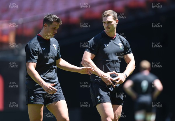 010618 - Wales Rugby Training - Owen Watkin and George North during training
