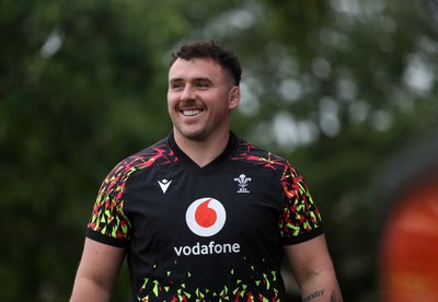 010626 - Wales Rugby Training on the first day of camp at the start of the Nations Championship - Ben Warren arrives at training