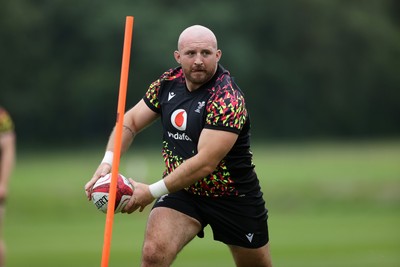 010626 - Wales Rugby Training on the first day of camp at the start of the Nations Championship - Dillon Lewis during training