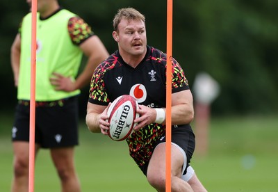 010626 - Wales Rugby Training on the first day of camp at the start of the Nations Championship - Dewi Lake during training