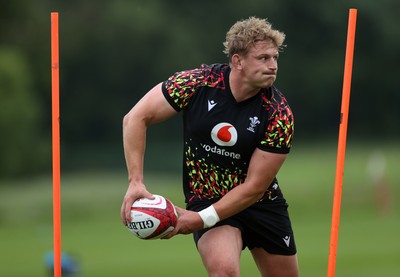010626 - Wales Rugby Training on the first day of camp at the start of the Nations Championship - Jac Morgan during training