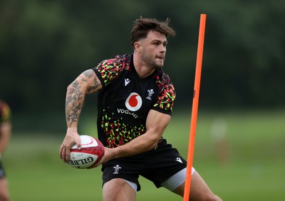 010626 - Wales Rugby Training on the first day of camp at the start of the Nations Championship - Joe Roberts during training