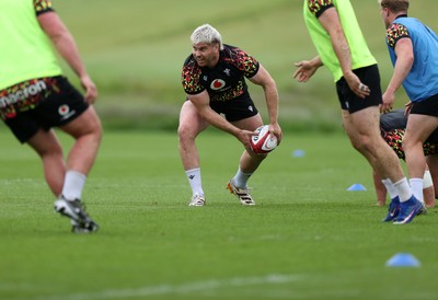 010626 - Wales Rugby Training on the first day of camp at the start of the Nations Championship - Aaron Wainwright during training