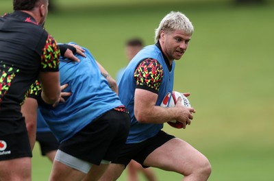 010626 - Wales Rugby Training on the first day of camp at the start of the Nations Championship - Aaron Wainwright during training
