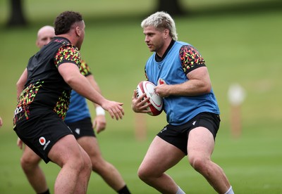 010626 - Wales Rugby Training on the first day of camp at the start of the Nations Championship - Aaron Wainwright during training