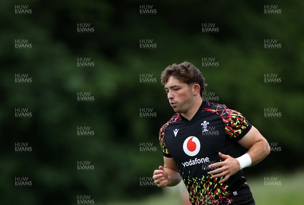 010626 - Wales Rugby Training on the first day of camp at the start of the Nations Championship - Dan Edwards during training