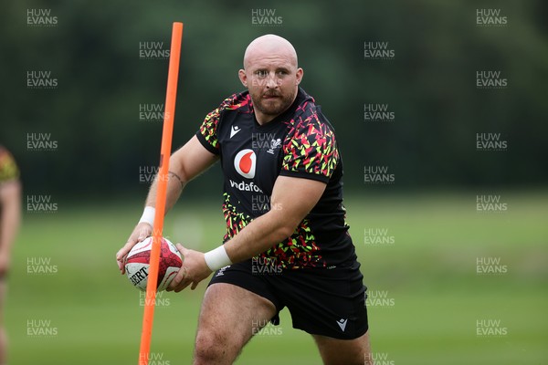 010626 - Wales Rugby Training on the first day of camp at the start of the Nations Championship - Dillon Lewis during training
