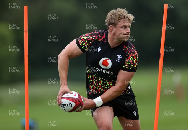 010626 - Wales Rugby Training on the first day of camp at the start of the Nations Championship - Jac Morgan during training