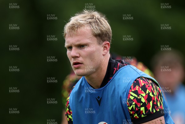 010626 - Wales Rugby Training on the first day of camp at the start of the Nations Championship - Blair Murray during training