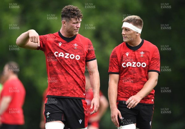 010721 - Wales Rugby Training - Will Rowlands and Ben Carter during training