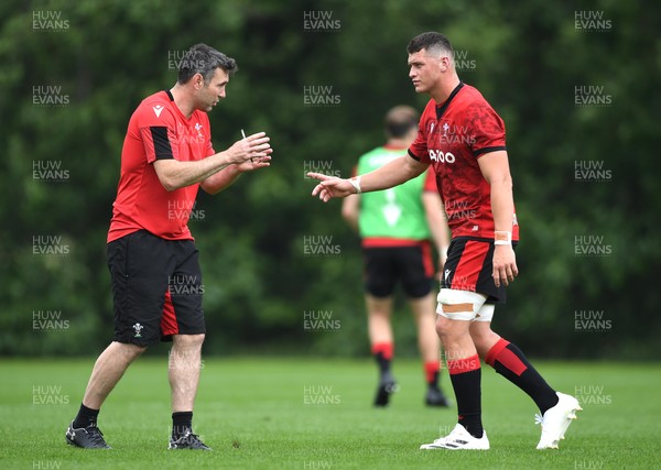 010721 - Wales Rugby Training - Stephen Jones and James Botham during training