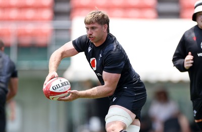 010725 - Wales Rugby Training on Tuesday in Kitakyushu in the week leading up to their first test against Japan - Aaron Wainwright during training