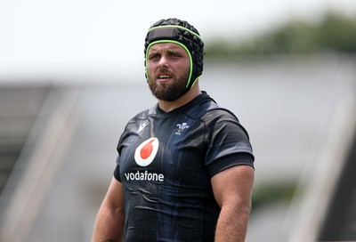 010725 - Wales Rugby Training on Tuesday in Kitakyushu in the week leading up to their first test against Japan - Nicky Smith during training