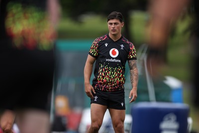 010726 - Wales Rugby Training ahead of the first Nations Championship game against Fiji - Louis Rees-Zammit during training