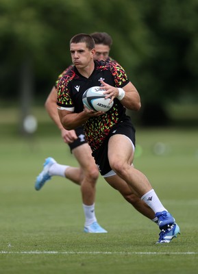 010726 - Wales Rugby Training ahead of the first Nations Championship game against Fiji - Joe Hawkins during training