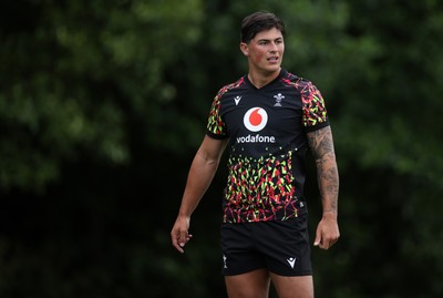 010726 - Wales Rugby Training ahead of the first Nations Championship game against Fiji - Louis Rees-Zammit during training
