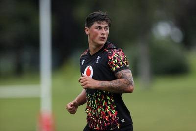 010726 - Wales Rugby Training ahead of the first Nations Championship game against Fiji - Louis Rees-Zammit during training