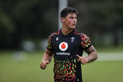 010726 - Wales Rugby Training ahead of the first Nations Championship game against Fiji - Louis Rees-Zammit during training