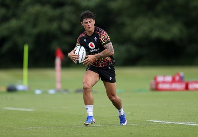010726 - Wales Rugby Training ahead of the first Nations Championship game against Fiji - Louis Rees-Zammit during training