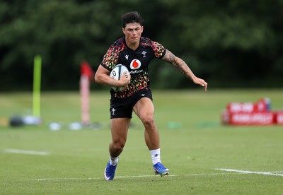 010726 - Wales Rugby Training ahead of the first Nations Championship game against Fiji - Louis Rees-Zammit during training