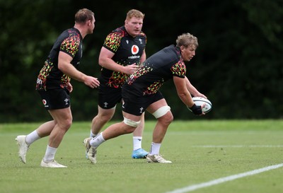 010726 - Wales Rugby Training ahead of the first Nations Championship game against Fiji - Jac Morgan during training