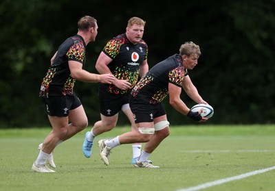 010726 - Wales Rugby Training ahead of the first Nations Championship game against Fiji - Jac Morgan during training