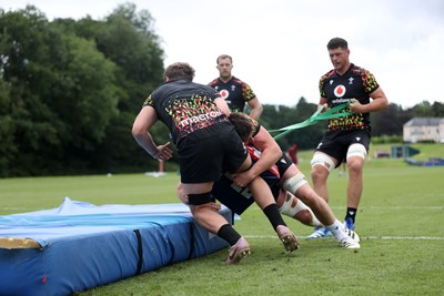 010726 - Wales Rugby Training ahead of the first Nations Championship game against Fiji - Adam Beard during training