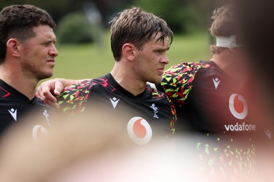 010726 - Wales Rugby Training ahead of the first Nations Championship game against Fiji - Alex Mann during training