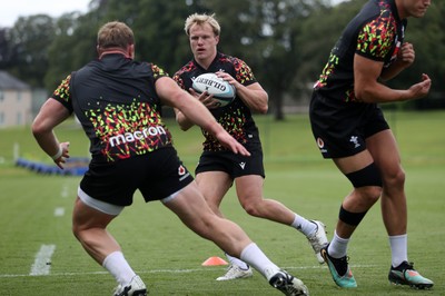 010726 - Wales Rugby Training ahead of the first Nations Championship game against Fiji - Blair Murray during training