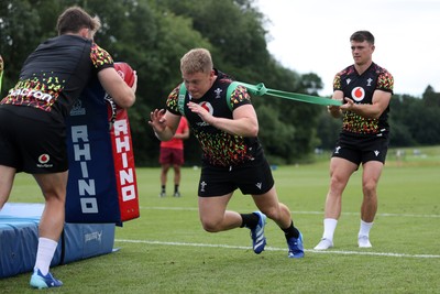 010726 - Wales Rugby Training ahead of the first Nations Championship game against Fiji - Sam Costelow during training
