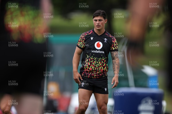010726 - Wales Rugby Training ahead of the first Nations Championship game against Fiji - Louis Rees-Zammit during training