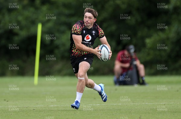 010726 - Wales Rugby Training ahead of the first Nations Championship game against Fiji - Dan Edwards during training