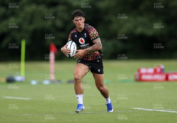 010726 - Wales Rugby Training ahead of the first Nations Championship game against Fiji - Louis Rees-Zammit during training