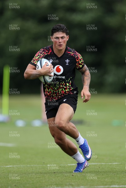 010726 - Wales Rugby Training ahead of the first Nations Championship game against Fiji - Louis Rees-Zammit during training