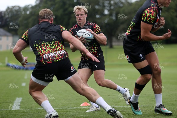 010726 - Wales Rugby Training ahead of the first Nations Championship game against Fiji - Blair Murray during training