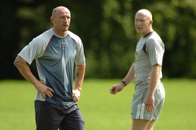 01.08.07 - Wales Rugby Training - Centre partnership, Gareth Thomas(L) and Tom Shanklin during training 