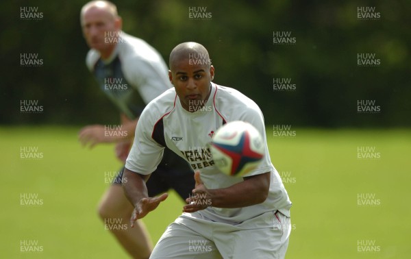 01.08.07 - Wales Rugby Training - Aled Brew takes a pass during training 
