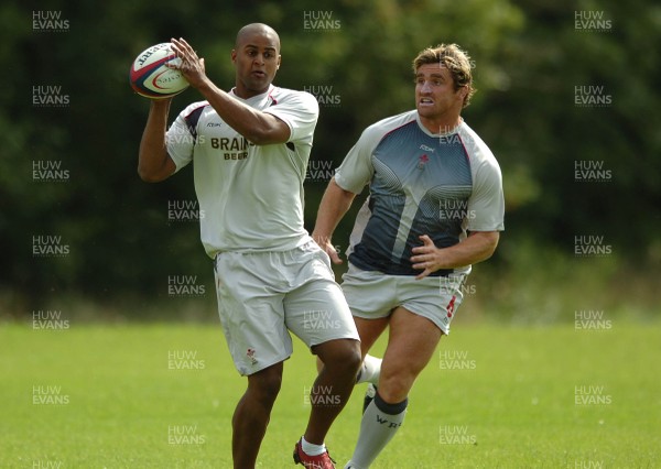 01.08.07 - Wales Rugby Training - Aled Brew takes a pass during training 