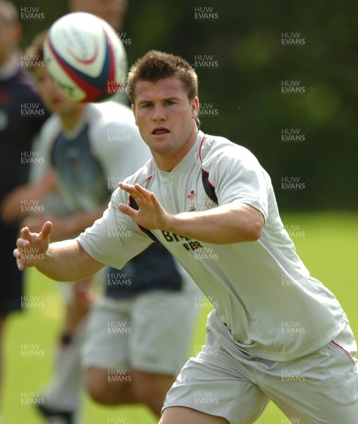 01.08.07 - Wales Rugby Training - Ceri Sweeney takes a pass during training 
