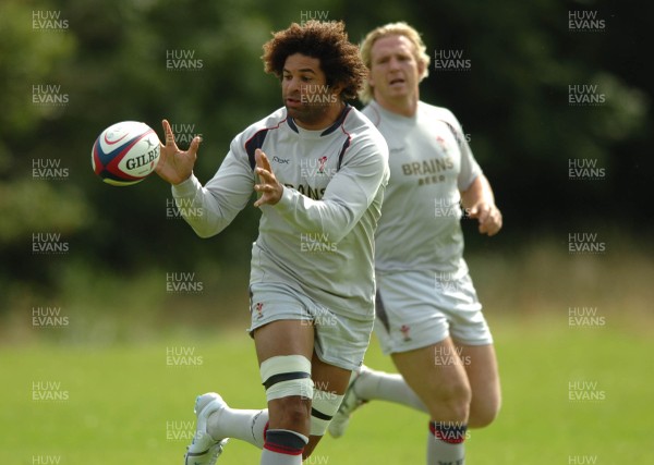 01.08.07 - Wales Rugby Training - Colin Charvis takes a pass during training 