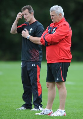 01.08.11 - Wales Rugby Training - Head coach Warren Gatland and his assistant Rob Howley(L) during training. 