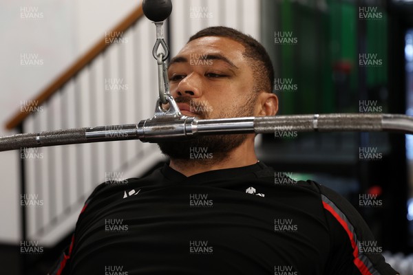 010923 - Wales Rugby Training in their last session in Wales before travelling to France for the Rugby World Cup - Taulupe Faletau during training