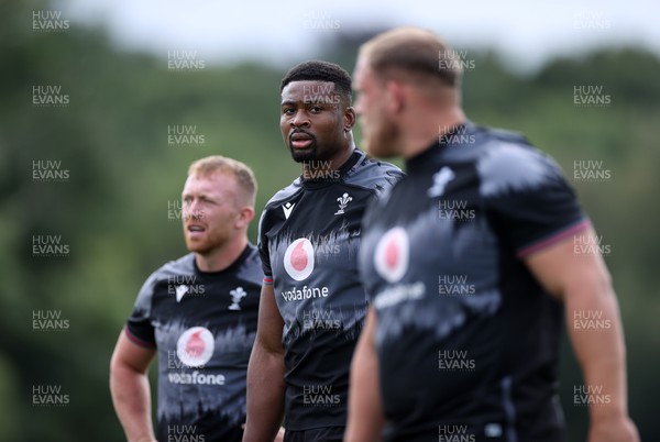 010923 - Wales Rugby Training in their last session in Wales before travelling to France for the Rugby World Cup - Christ Tshiunza during training